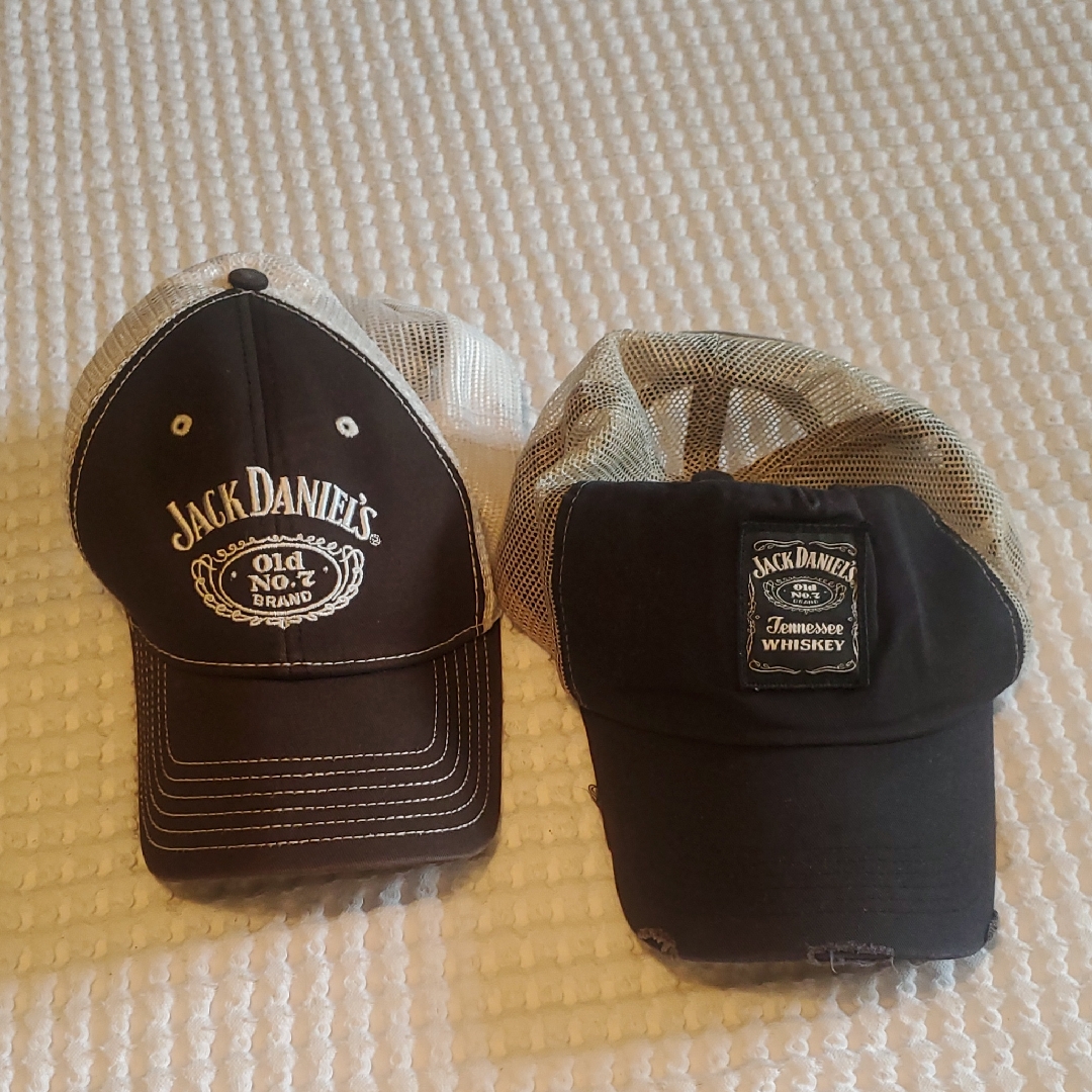 2 Jack Daniels Caps